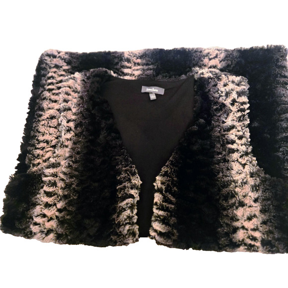 Neiman Marcus Faux Fur Luxurious Black and Tan Vest Size Large - Picture 8 of 13